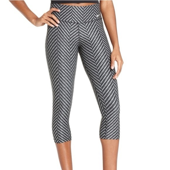 Nike Dri-Fit Printed Cropped Leggings - Picture 1 of 5